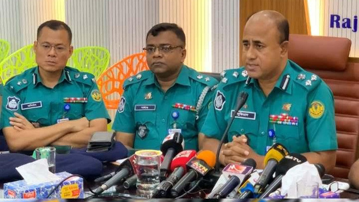 পুলিশ জনগনের বন্ধু কথাটা ভুল ছিল : আর এম পি পুলিশ কমিশনার