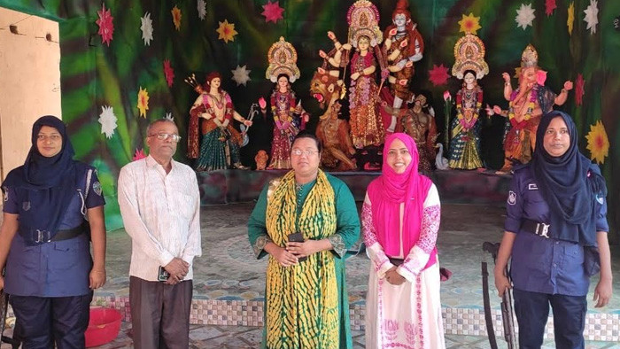 রামগড়ে দূর্গাপূজায় ৫০ হাজার টাকা অনুদান প্রদানে মমতা আফরিন