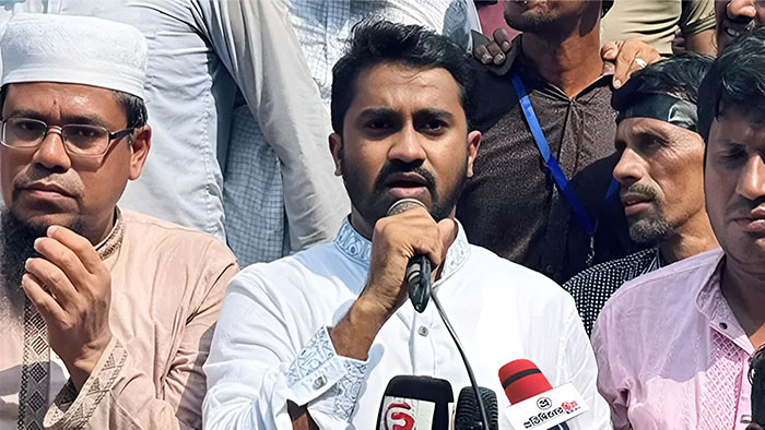 আ.লীগ ফিরলে শেখ হাসিনার পা ধরেও মাফ পাবেন না- রাশেদ খাঁন