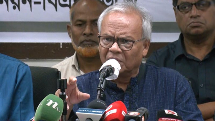 ফ্যাসিবাদ ঠেকাতে সরকার-বিরোধীদলকে ঐক্যবদ্ধ থাকার আহ্বান রিজভীর