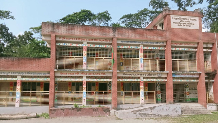 সাবেক সভাপতি ও প্রধান শিক্ষকের বিরুদ্ধে দুর্নীতির অভিযোগে তদন্ত কমিটি গঠন!
