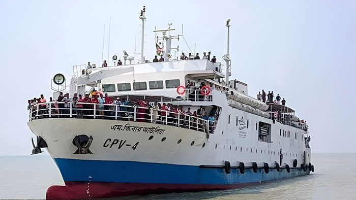 সেন্টমার্টিনগামী ছাড়েননি কোন জাহাজ