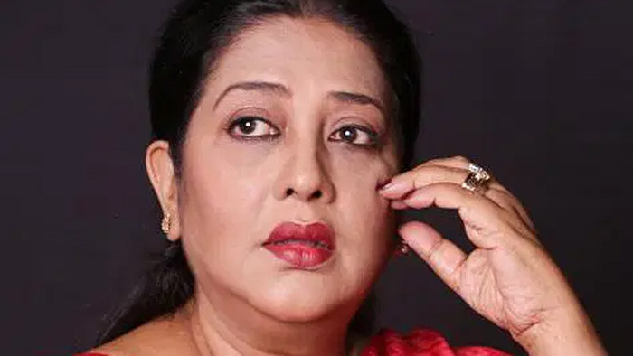 বিমানবন্দরে আটকে দেওয়া হলো সুবর্ণা মুস্তাফাকে