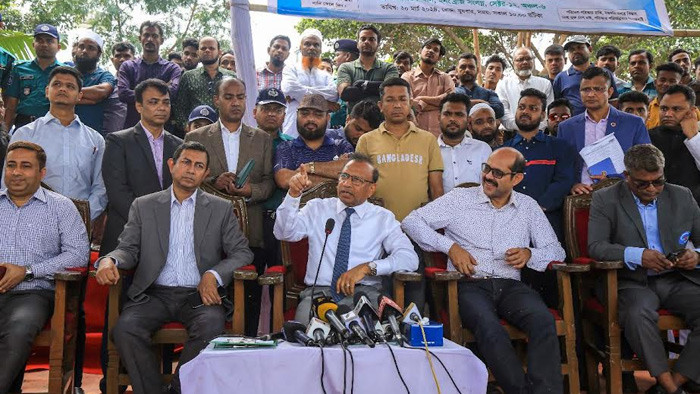 জনপ্রতিনিধি ও জনগণ সবাইকে মশা নিধনে এগিয়ে আসতে হবে - স্থানীয় সরকার মন্ত্রী