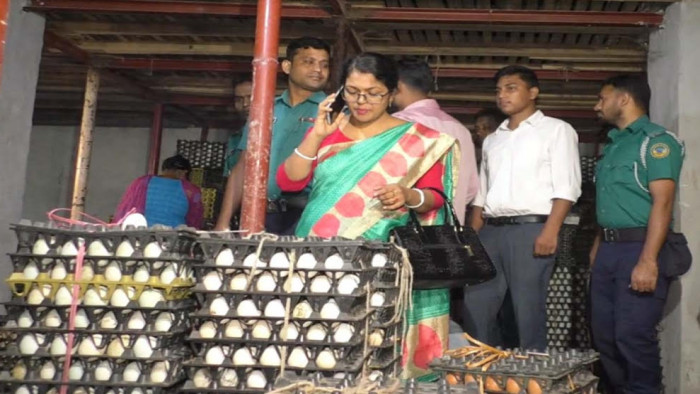 বরিশালে অভিযানের পরও ডিমের বাজার নিয়ন্ত্রণহীন