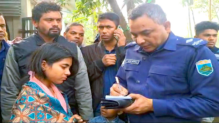 নওগাঁ থেকে নিখোঁজ স্কুলছাত্রী সুবা উদ্ধার