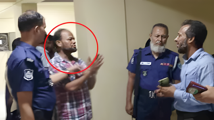 বিএনপির নেতার বাড়িতে মিলল সরকারি চাল
