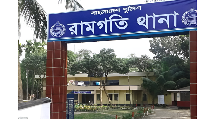 প্রথম শ্রেণির ছাত্রীকে ধর্ষণচেষ্টায় শিক্ষক আটক