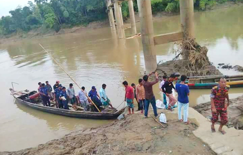 লামায় মাতামুহুরী নদীতে নৌকা ডুবে ৩ জন নিখোঁজ
