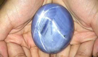 বিশ্বের সবচেয়ে বড় নীলা এখন শ্রীলঙ্কায়