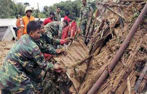 লণ্ডভণ্ড রাঙ্গামাটিকে পুনর্গঠনে প্রাণপণ চেষ্টা