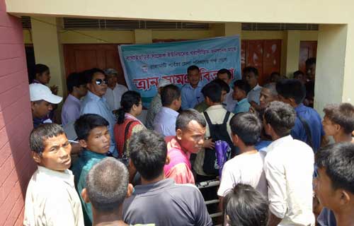 সাজেক ইউনিয়ের খরাপীড়িত মানুষের মাঝে রাঙ্গামাটি পার্বত্য জেলা পরিষদের খাদ্যশষ্য বিতরণ