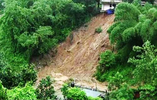 রাঙ্গামাটিতে ক্ষতিগ্রস্থ এলাকায় অনুমতি ছাড়া বাড়ি নির্মাণ করা যাবে না
