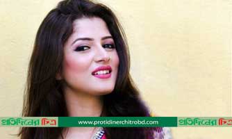 এবারই প্রথম ঢাকায় পা রাখলেন টলিউডের জনপ্রিয় নায়িকা শ্রাবন্তী 