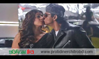 বলিউড তারকাদের ‘অপ্রত্যাশিত চুমু’