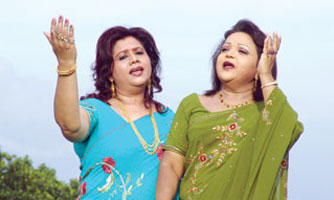 এক মঞ্চে দেশীয় সংগীতের দুই কিংবদন্তি